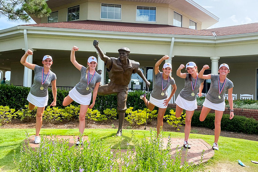(left to right) Sydney Seigel, Carolyn Fuller, Katie Stinchcomb, Kyla Wilde and Lexi Pelle